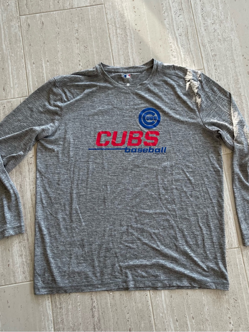 MLB Chicago Cubs Gray Long-Sleeve Tee with Red and Blue Logo